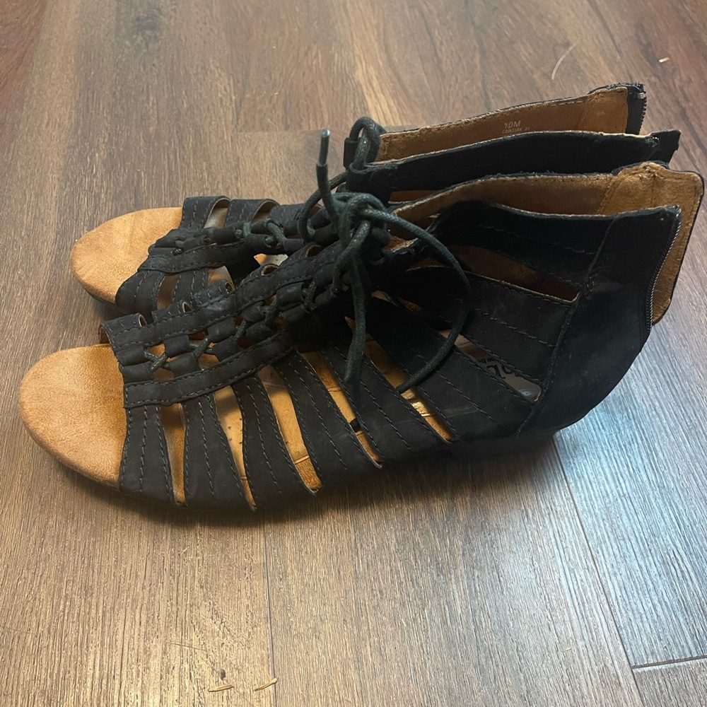 Black sandal